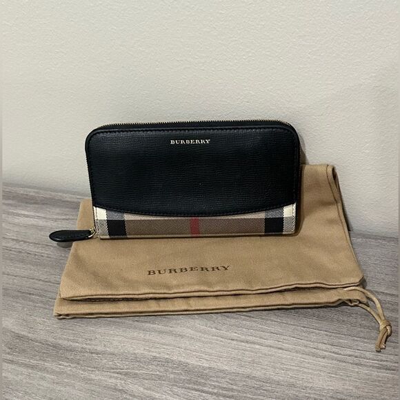 Burberry Elmore Black Leather Check Zip Around Wallet - Picture 1 of 10